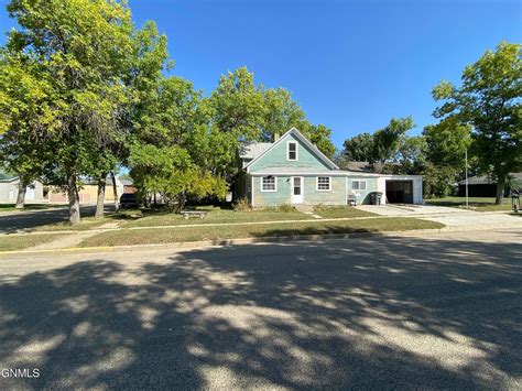 101 E Central Ave, Crosby, ND 58730 | Zillow