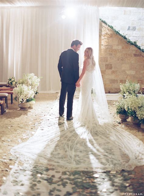 Look Back on 15 Gorgeous Lauren Conrad Wedding Pictures | Lauren conrad wedding, Celebrity ...