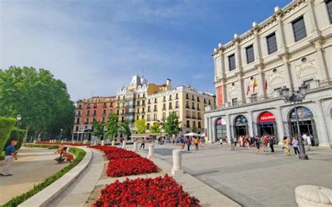 Madrid Attractions You Can't Miss - Luggage and Lipstick