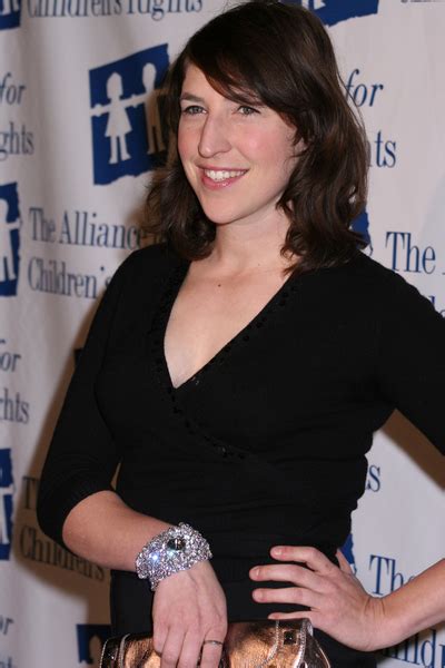 Vegetarian StarMayim Bialik Latest Gossip–She Loves Vegan Nachos