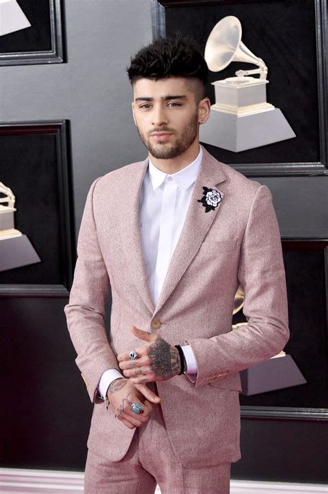 Zayn Malik Wore a Pink Suit on the 2018 Grammys Red Carpet