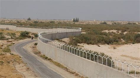 Pakistan to fence 950km of border with Iran - Tehran Times