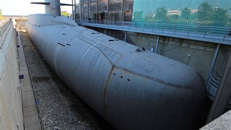 A tour of the ballistic missile submarine Redoutable (photos) - CNET