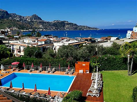 Top 16 Hotels with Pool in Giardini Naxos