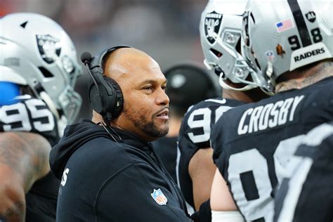 Raiders HC Antonio Pierce named a dark-horse COTY candidate - Athlon Sports