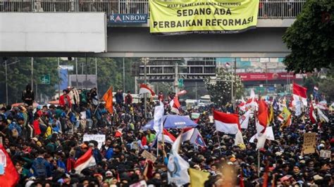 Bangkitkan Kembali Gerakan Mahasiswa – Mengeja Indonesia