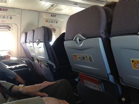 Review: Qantas 737-800 Economy Class Melbourne to Canberra - Live and ...