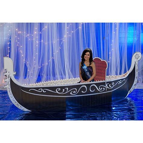 Decorated Venetian gondola | Italian themed parties, Prom themes, Italian party decorations