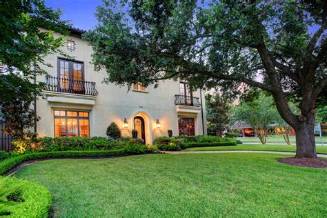 STUNNING HOUSTON RESIDENCE | Texas Luxury Homes | Mansions For Sale | Luxury Portfolio