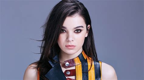 Hailee Steinfeld Wallpapers Images Photos Pictures Backgrounds