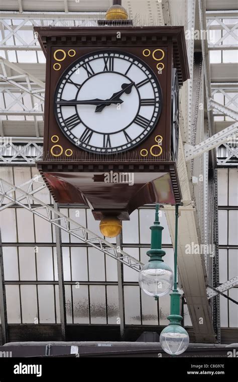 Glasgow central station clock hi-res stock photography and images - Alamy