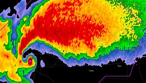 Incredible Video of Tuscaloosa Tornado - Dan's Wild Wild Science Journal | Joplin tornado, Storm ...