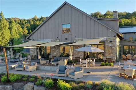 Best Ashland Oregon Wineries | WineryHunt Oregon