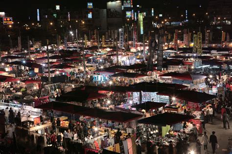 Tainan Flower Night Market (Garden Night Market). Tainan, Taiwan ...