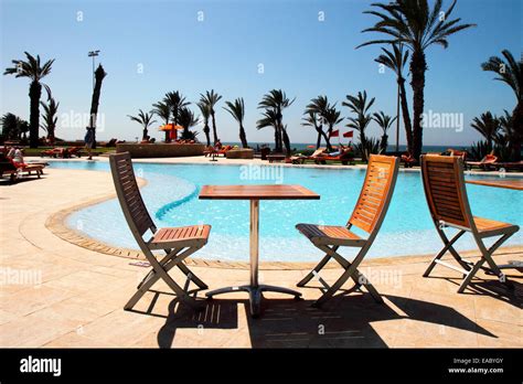 Moroccan pool hi-res stock photography and images - Alamy