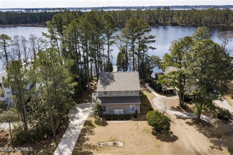 With Waterfront - Homes for Sale in New Bern, NC | realtor.com®