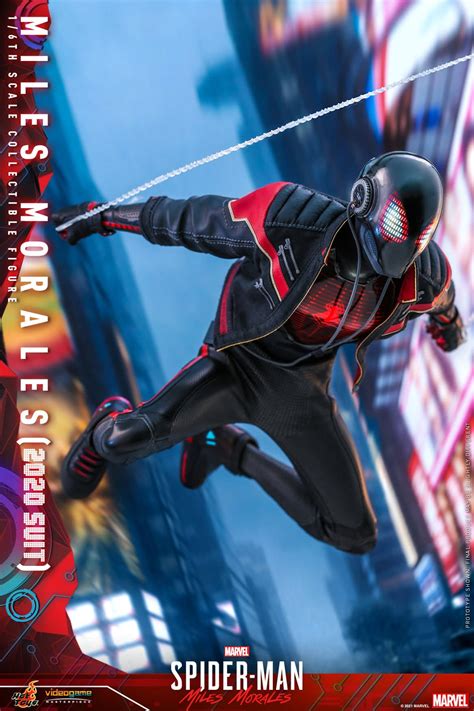 Spider-Man Miles Morales 2020 Suit Comes to Life With Hot Toys