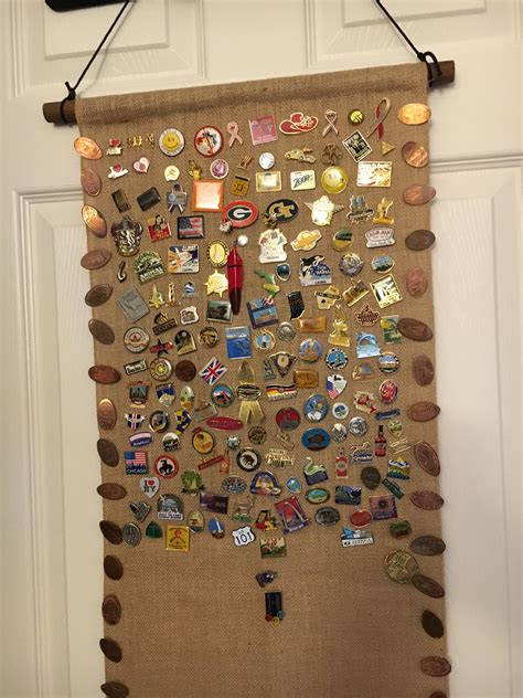 Found a way to display my collection of lapel pins and pennies. Took a burlap table runner and ...