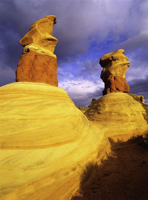 Spectacular Hoodoos In Devil's Garden Photograph by Jerry Ginsberg ...