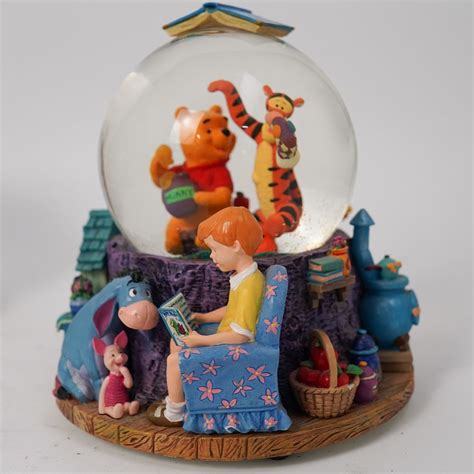 ( 5Pcs) Collection of Disney Snow Globes sold at auction on 8th ...