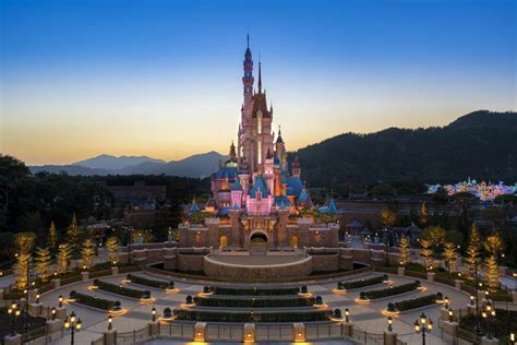 Hong Kong Disneyland Trims Losses to $308 Million - WDW News Today