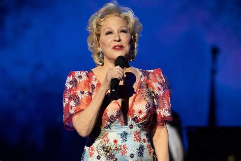 Bette Midler Clarifies Controversial Tweet, Denies It was Transphobic