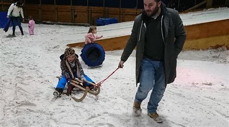 Snowplay Cubs at Snowdome Tamworth – SmallHouseBigTrips