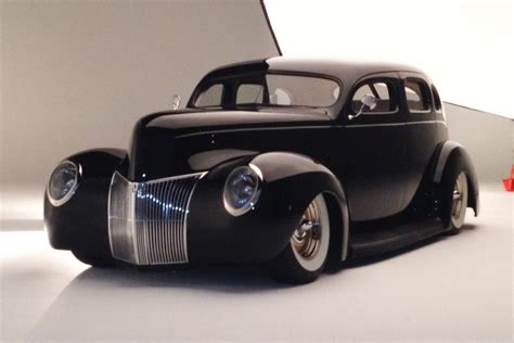 1940 FORD CUSTOM SEDAN - Front 3/4 - 200640