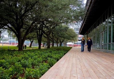 Discovery Green | Things To Do in Houston, TX