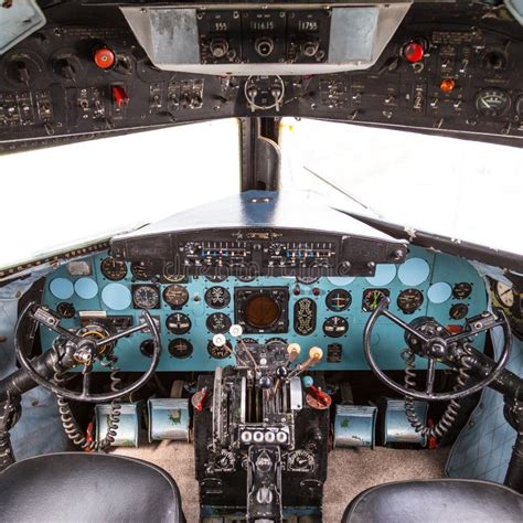 Douglas DC-7 cockpit stock image. Image of aviation, wingsvolar - 22491433