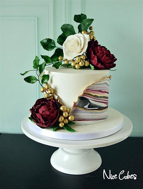 Marble effect cake - Decorated Cake by Paula Rebelo - CakesDecor