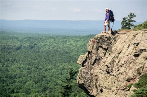 The Most Beautiful Hikes in Michigan's Upper Peninsula - Vision Times West