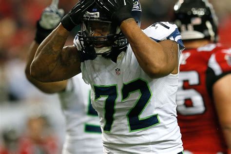 Michael Bennett re-signs with Seahawks - Field Gulls