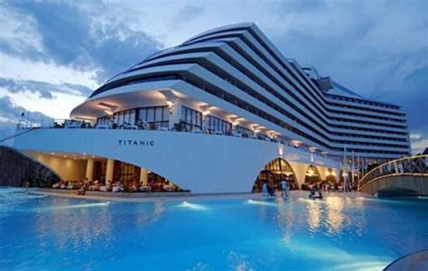 Luxury PLUS: Titanic Beach Resort Hotel: The luxury hotel with shaped structure of Titanic