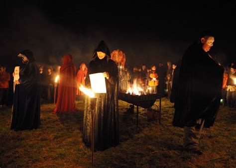 Halloween Origins the Samhain Tradition of Celtic Ireland | Halloween history, Halloween in ...