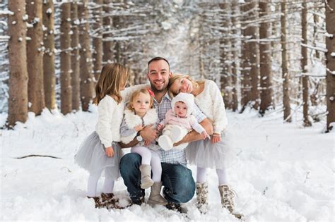 New York Fresh Snow Fall Family Session | Snow family pictures, Winter family pictures, Winter ...