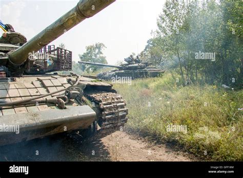 Main battle tank firing range hi-res stock photography and images - Alamy