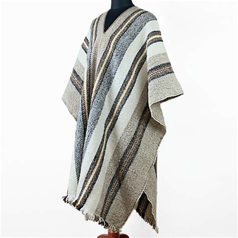 Llama Wool Unisex South American Handwoven Serape Poncho - Extra Long – ECUALAMA