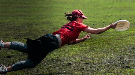 Ultimate frisbee - This Girl Can