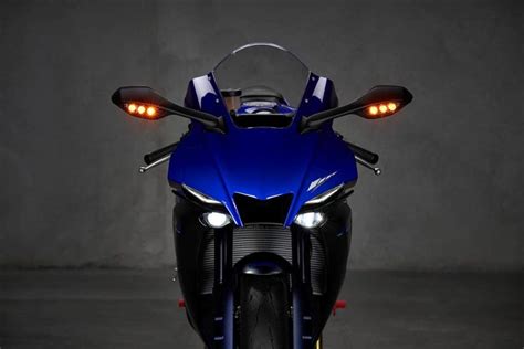 2023 Yamaha YZF-R1 / R1M [Model Overview] | wBW