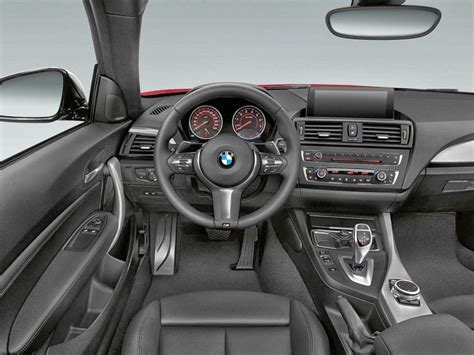 BMW 235i chega em abril. Preço ~ R$ 276.000 reais