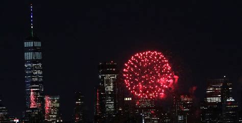 Then and Now: The best firework displays seen from Staten Island since 1976 - silive.com