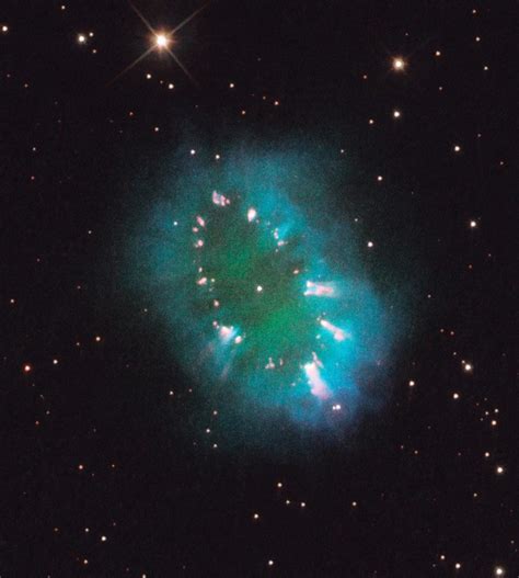 Hubble Telescope Captures 'Necklace Nebula' | IBTimes