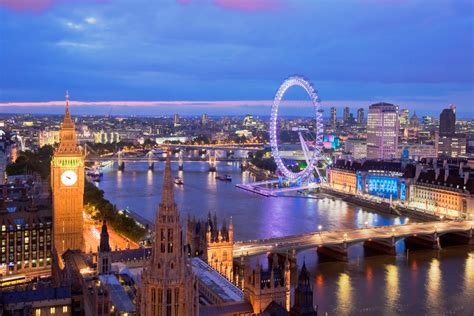 london-night - The Family Holiday Guide