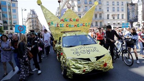 Thousands spurn Macron at 'Macron’s bash' protests in Paris