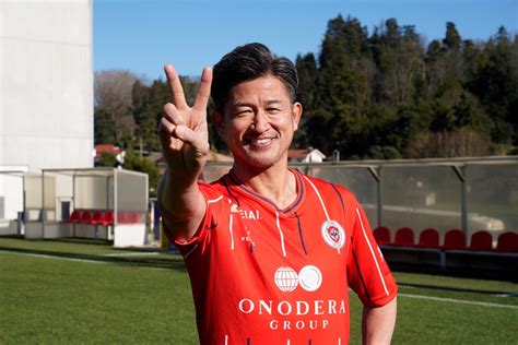 55-year-old pro footballer joins his 15th club | Kickoff