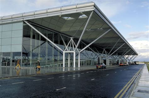 How to Get From London Stansted Airport to London