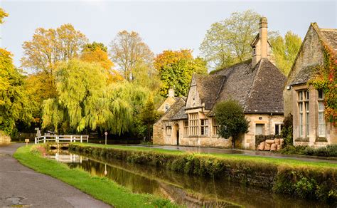 The golden Cotswolds in Autumn – Lost in the Midlands