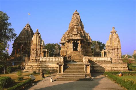 Lakshmana+Temple_Khajuraho.JPG (1504×1000) | Barcelona cathedral, Art ...