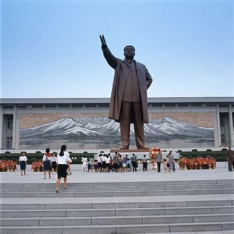 Kim Il Sung statue in Pyongyang, North Korea available as Framed Prints ...